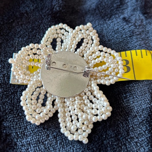 Brooch - Picture 2 of 3